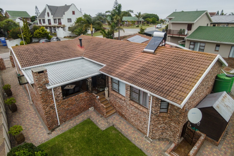 4 Bedroom Property for Sale in Fraaiuitsig Western Cape